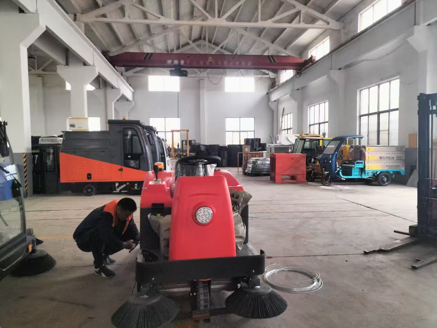 蘇州工業(yè)園:電動清掃車構(gòu)建綠色制造新標桿 蘇州工業(yè)園:電動清掃車構(gòu)建綠色制造新標桿