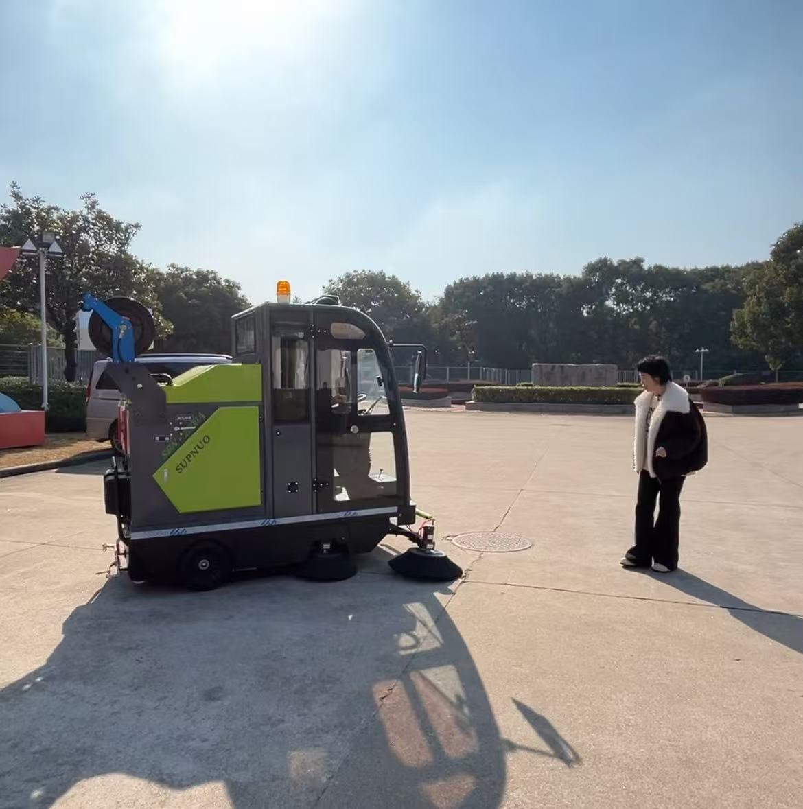 駕駛式型清掃車賦能無錫某水廠，助力保潔